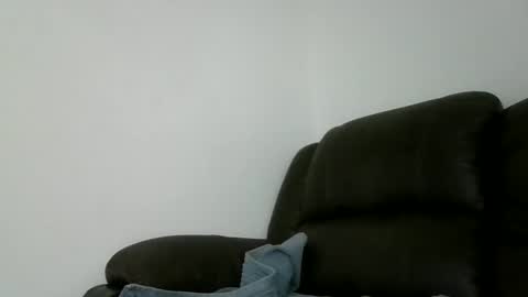 Stephanie online show from October 2025 02:07:02 PM