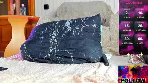 Snapshot of ladyfree chatting on March 2025 09:56:01 PM Zlata online show from March 2025 09:56:01 PM