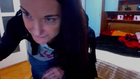 Snapshot of ladylhoty chatting on November 2025 04:25:01 PM LadyLHoty online show from November 2025 04:25:01 PM