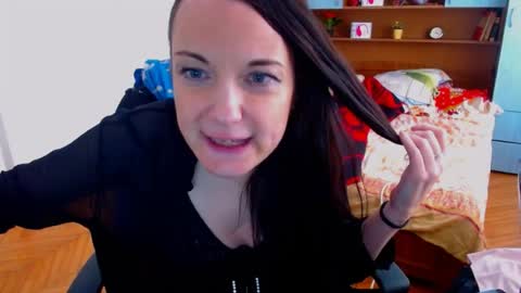 LadyLHoty online show from June 2026 01:20:02 PM