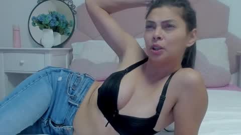 Lia online show from January 2025 07:27:02 AM