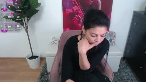 Lia online show from April 2026 04:42:01 AM