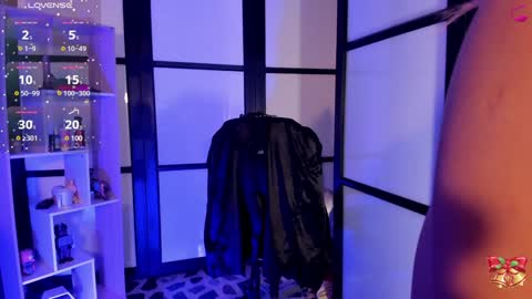 Lady  online show from December 2024 07:26:01 AM