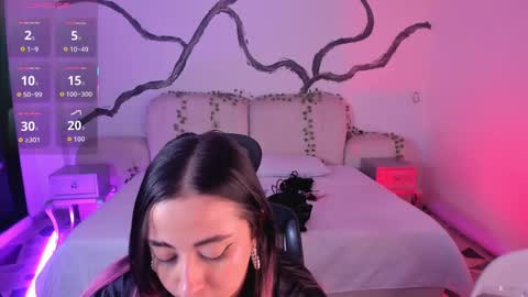 Lady  online show from September 2025 04:01:02 AM