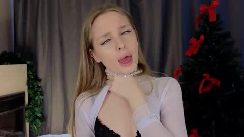 Snapshot of lafeti chatting on December 2025 06:33:02 AM Lilia online show from December 2025 06:33:02 AM