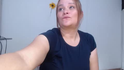  paola and a guest lol    online show from November 2025 01:04:02 AM