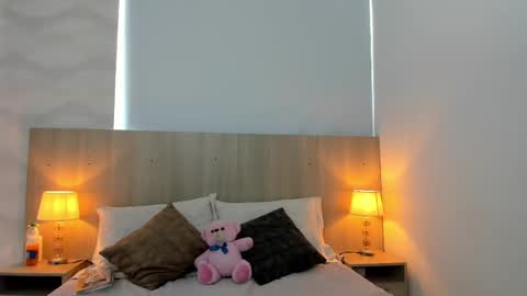 Laia Cruz online show from October 2025 07:37:01 PM