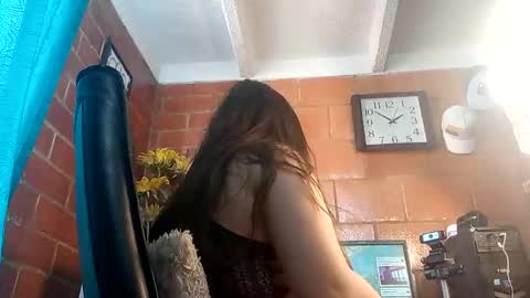 laia_hadid online show from November 2025 06:46:02 PM