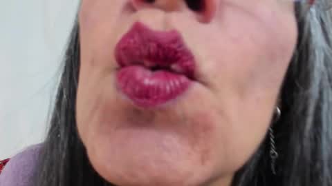 Lailacastillo online show from December 2025 12:54:01 PM