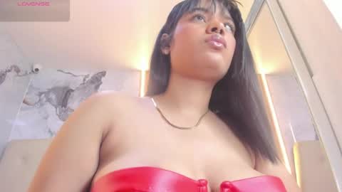 Snapshot of lailamorfy chatting on April 2026 11:35:01 AM online show from April 2026 11:35:01 AM