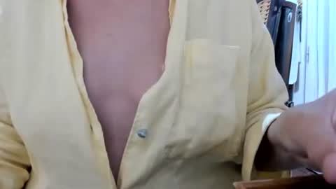 LAILA online show from April 2026 12:30:01 PM