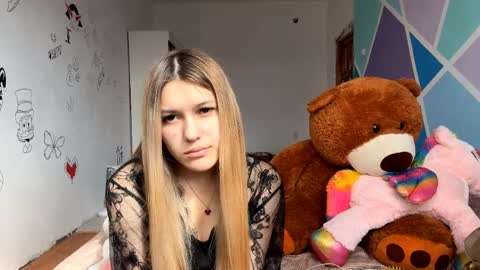 Sophie online show from April 2026 07:09:01 AM