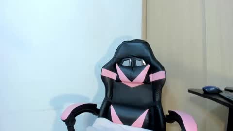 Snapshot of lala_buny chatting on September 2025 10:44:02 PM Lala online show from September 2025 10:44:02 PM