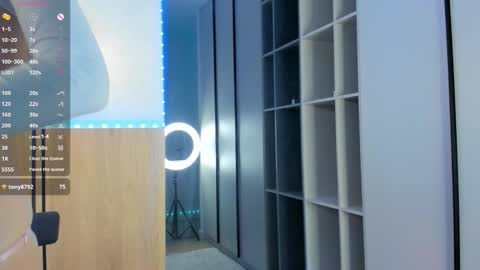 Julia online show from January 2026 08:10:02 PM