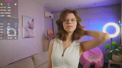 Julia online show from July 2026 08:14:01 PM