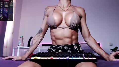 Lola online show from July 2026 06:01:02 PM