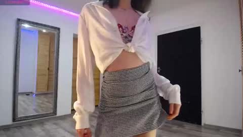 Luna online show from February 2026 06:37:02 PM