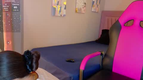 Snapshot of laly_cherry_ chatting on November 2025 12:16:01 PM Laura online show from November 2025 12:16:01 PM