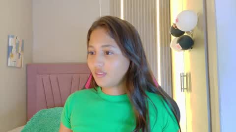 Snapshot of laly_cherry_ chatting on November 2025 12:11:02 PM Laura online show from November 2025 12:11:02 PM