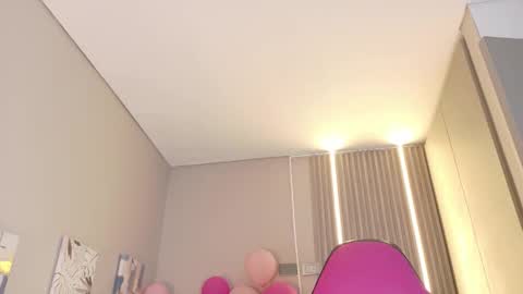 Snapshot of laly_cherry_ chatting on November 2025 12:05:02 PM Laura online show from November 2025 12:05:02 PM