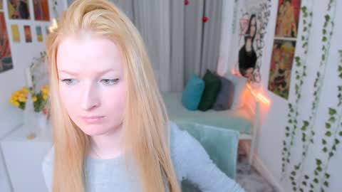 Snapshot of laly_peach chatting on December 2024 07:00:02 PM Laly online show from December 2024 07:00:02 PM