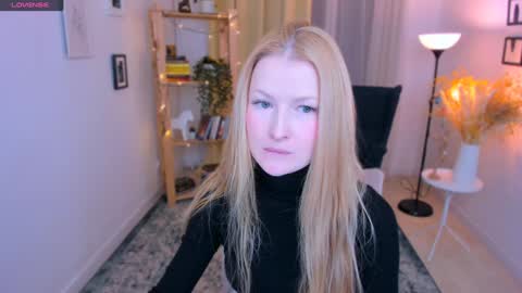 Snapshot of laly_peach chatting on December 2024 03:24:02 PM Laly online show from December 2024 03:24:02 PM