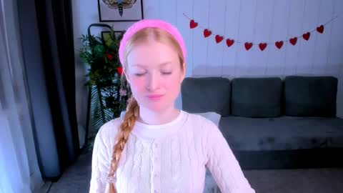 Snapshot of laly_peach chatting on February 2025 11:17:01 AM Laly online show from February 2025 11:17:01 AM