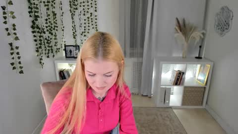 Snapshot of laly_peach chatting on November 2025 04:46:01 PM Laly online show from November 2025 04:46:01 PM