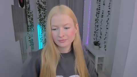 Snapshot of laly_peach chatting on February 2026 07:23:01 AM Laly online show from February 2026 07:23:01 AM