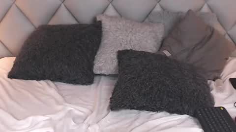 Snapshot of lalycastro chatting on December 2024 11:31:02 PM Laly Castro online show from December 2024 11:31:02 PM