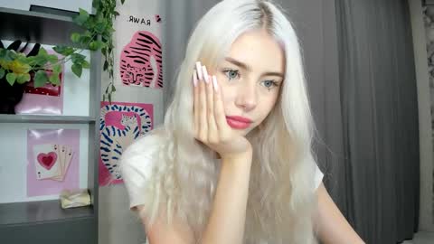 Erika online show from September 2025 08:29:01 AM