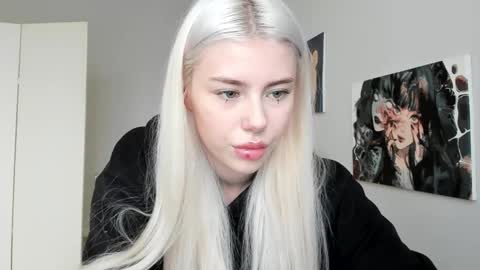 Erika online show from October 2025 08:36:02 AM