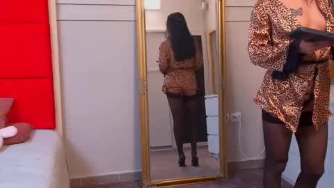 Snapshot of lana_banner chatting on November 2025 09:00:02 AM LanaBanner online show from November 2025 09:00:02 AM