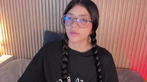 Snapshot of lana_dol chatting on November 2025 01:32:01 PM ... . . ... online show from November 2025 01:32:01 PM