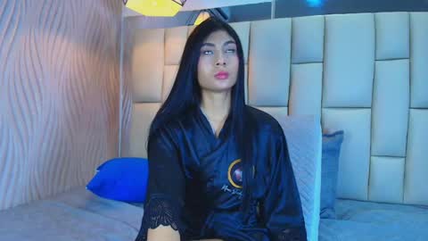 Vanessa  online show from April 2026 12:01:01 PM