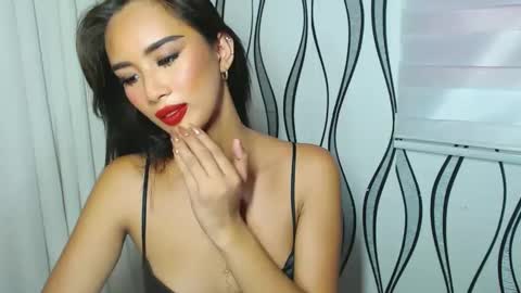 Snapshot of lanadel_hilton chatting on December 2024 12:24:01 AM Lana online show from December 2024 12:24:01 AM