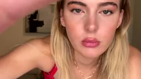 Snapshot of lanamaex chatting on December 2025 08:06:02 PM Lana online show from December 2025 08:06:02 PM