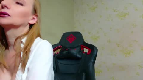 Lana online show from December 2024 05:18:02 PM