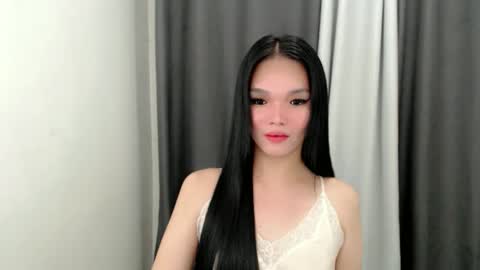 lanawyatt_ online show from October 2025 01:12:02 PM