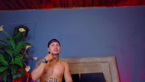 Lance  Max  online show from March 2026 01:44:01 AM