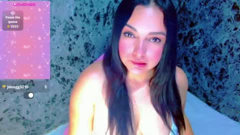 Snapshot of lanna_belle28 chatting on June 2026 01:14:01 PM Lanna online show from June 2026 01:14:01 PM