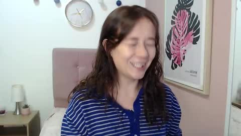 Snapshot of lanna_mills chatting on December 2025 01:17:04 PM Lanna online show from December 2025 01:17:04 PM