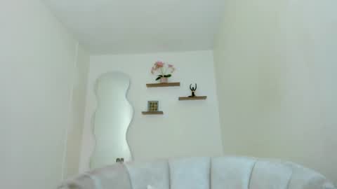 Snapshot of lanne_schecter chatting on July 2026 04:52:01 AM Leana online show from July 2026 04:52:01 AM