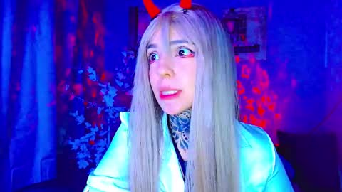 LANNIE   online show from November 2025 10:52:01 PM