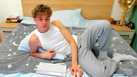 Snapshot of lanny_fandi chatting on December 2024 05:29:02 AM Fandi online show from December 2024 05:29:02 AM