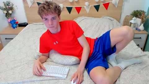 Snapshot of lanny_fandi chatting on March 2025 06:04:01 AM Fandi online show from March 2025 06:04:01 AM