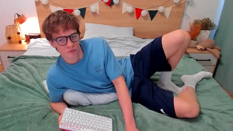 Snapshot of lanny_fandi chatting on November 2025 09:59:01 AM Fandi online show from November 2025 09:59:01 AM