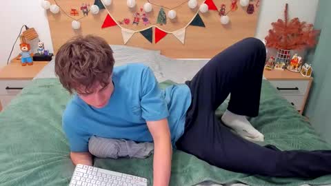 Snapshot of lanny_fandi chatting on December 2025 03:38:02 PM Fandi online show from December 2025 03:38:02 PM