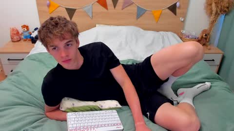 Fandi online show from April 2026 02:04:02 PM