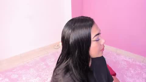 Snapshot of lapeligrosa_ chatting on January 2025 12:18:01 PM lapeligrosa_ online show from January 2025 12:18:01 PM